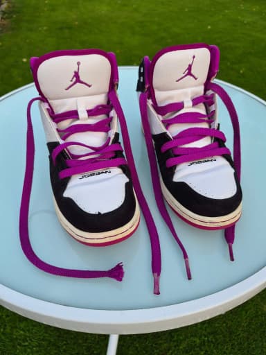 Jordan sneakers in purple, white and black size 39