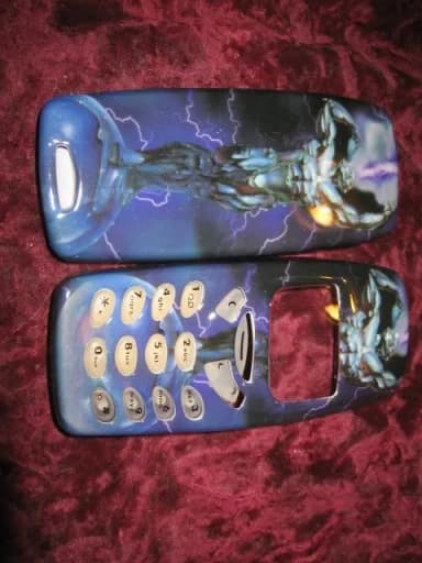 Nokia 3310 und 3330 Handyhüllen mit Front Strong Man Motiv