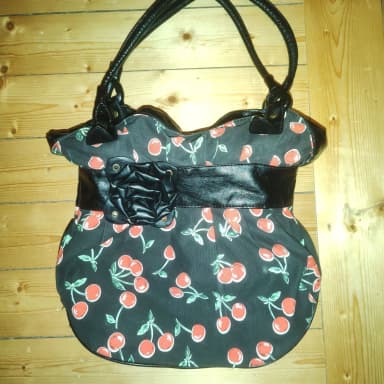 Schwarze Handtasche in gutem Zustand zu verkaufen