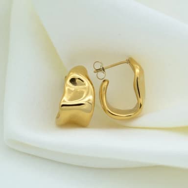 Hammered tin foil shaped earring