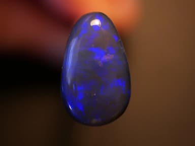 Dark opal blue from Lightning Ridge Australia 5.3ct