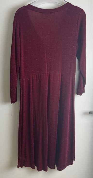 Tyylikäs viininpunainen midimekko, koko L, sopii M/L