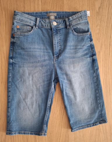 Lindexin siniset shortsit koko 38