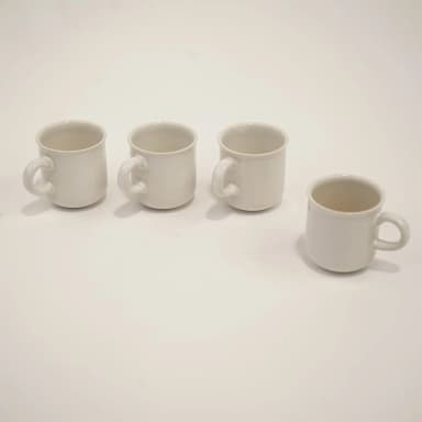 Cuatro pequeñas tazas de cerámica Höganäs Keramik de 1900