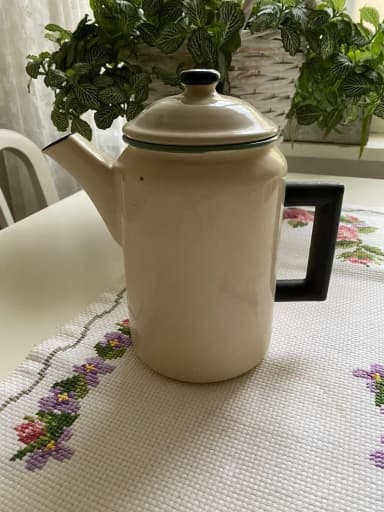 Cafetera esmaltada Kockums con estilo retro