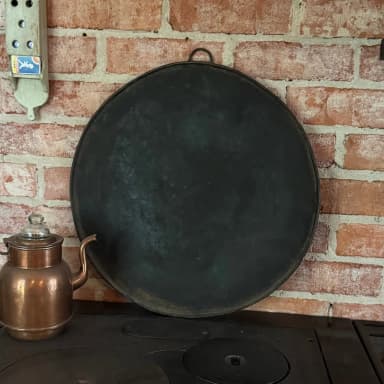 Charming vintage pizza baking tray available