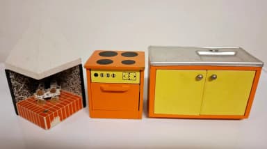 Spielküche mit Herd, Spüle und Kamin für Puppenhaus