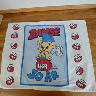 Bamse-puuvillatyynynpäällisen huutokauppa päättyy pian