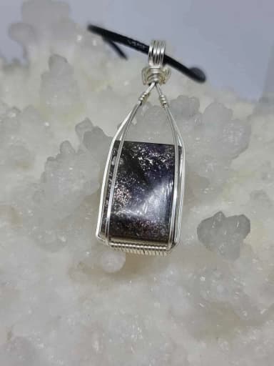 Collar de kordierita en venta