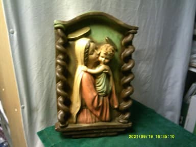 Hermosa Madonna en relieve disponible en Suecia