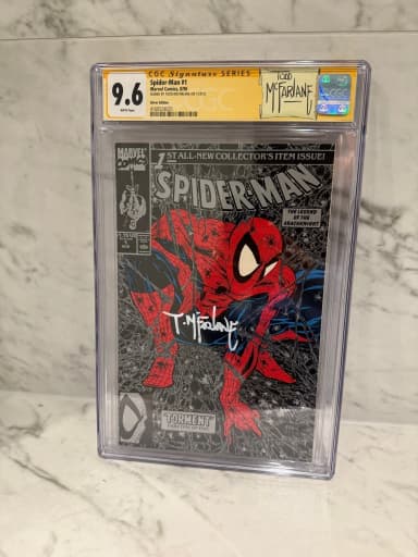Spider-man #1 McFarlanen signeeraama, CGC 9.6 arvostelu