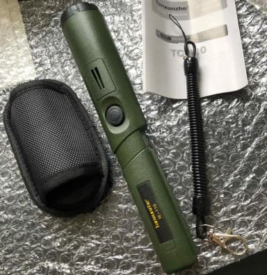 Detector de metales portátil verde con posicionamiento preciso y resistente al a