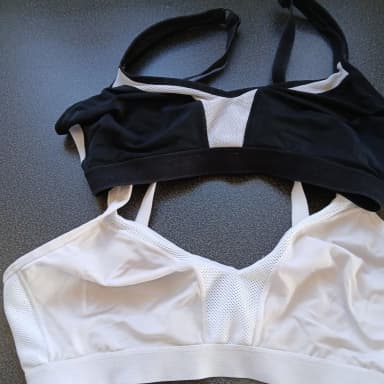 Sujetador deportivo negro y blanco en venta