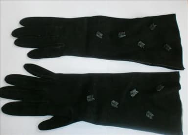 Vintage mustat nahkahansikkaat helmikoristein koko 6 1/4 käyttämättömät