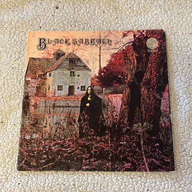 Black Sabbath -yhtyeen vinyylilevy myytävänä
