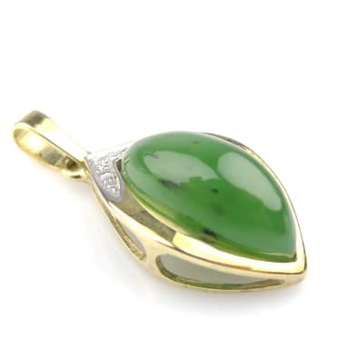 Colgante de oro 14K con nefrita y pequeño diamante
