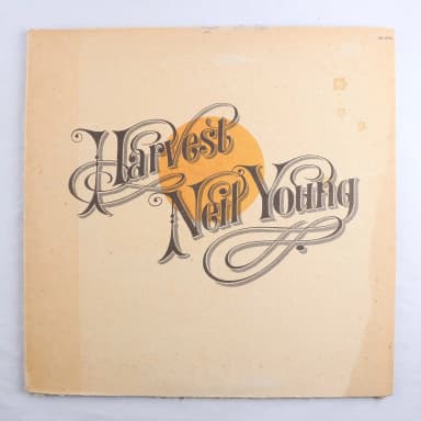 Neil Young Harvest Schallplatte von 1972 bei Auktion in Schweden
