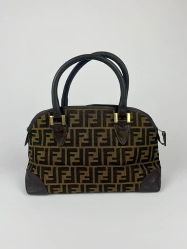 Vintage Fendi käsilaukku erinomaisessa kunnossa
