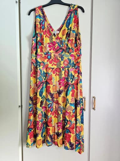 Cissiochselma multicolored dress size XXL
