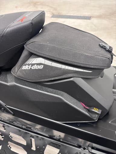 Bolsa para asiento Linq de 4 litros para moto de nieve