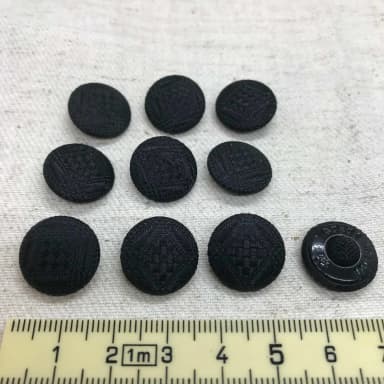 10 schwarze Soutache-Knöpfe, 16 mm, Stoff und Metall