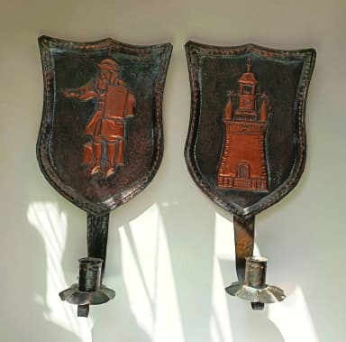 Dos candelabros de pared de cobre firmados por G. Hult