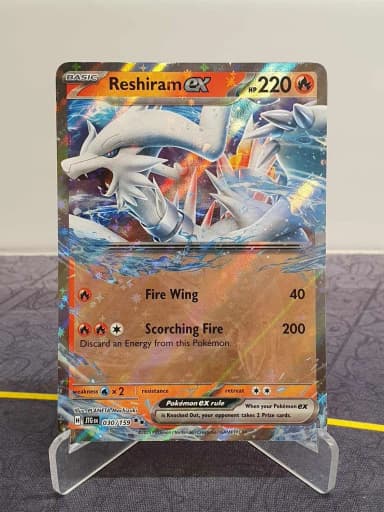Carta Pokémon Reshiram EX 030/159 doble rara de la serie Journey Together