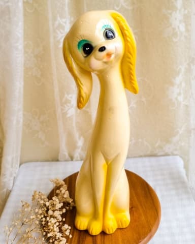 Figura vintage de perro de yeso con cuello largo de los años 50-60