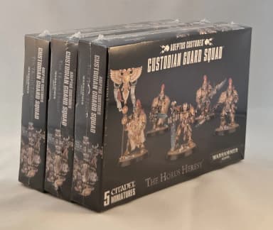 Tres figuras Custodian Guard Squad para Warhammer 40,000 y Horus Heresy