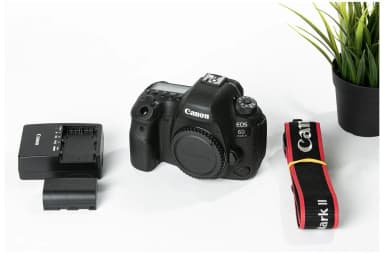 Canon EOS 6D Mark II Vollformatkamera gebraucht