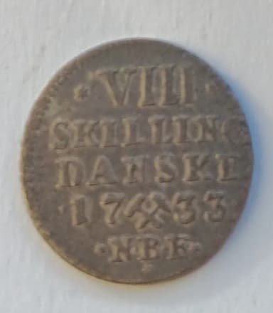 Norja Christian VI 8 Skilling hopearaha vuodelta 1733