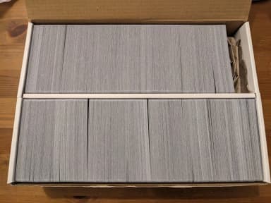 Noin 1500 Magic: The Gathering -kortin suuri erä