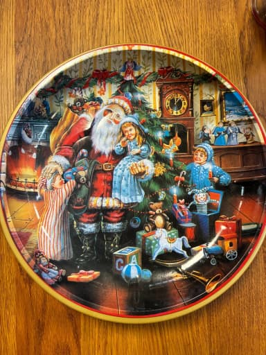 Christmas tray with Santa Claus design