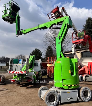 JLG E300AJPN Gelenk-Teleskopbühne von 2015 mit 230 kg Tragkraft