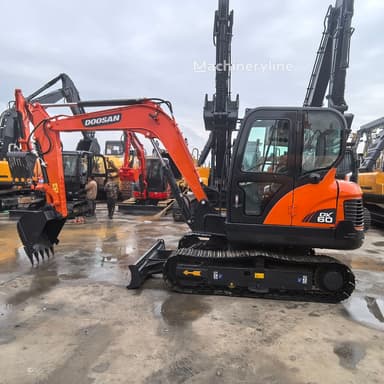 Mini excavadora Doosan DX60 del 2022 con 1030 horas