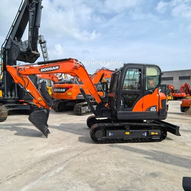 Mini excavadora Doosan DX60 del 2022 con 1076 horas