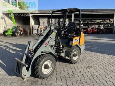 Mini excavadora Giant 2300hd con acople cuadrado año 2022