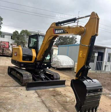 Mini excavadora Sany SY 60C con pocas horas, año 2025