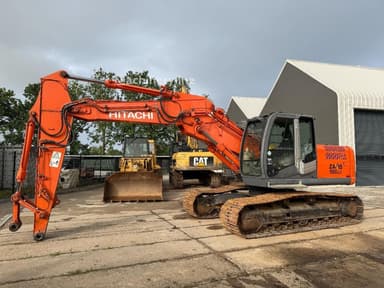 Excavadora de orugas Hitachi ZX 180 LC-3 de 2007 con 10821 horas