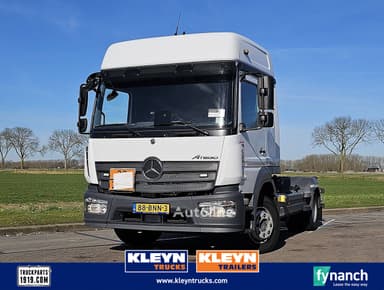 Chasis contenedor Mercedes-Benz ATEGO 1221 con aire acondicionado, 2019