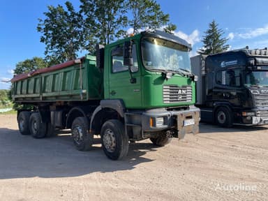 Camión volquete MAN F-series 35.364 8x8 de 1999 con 437,911 km