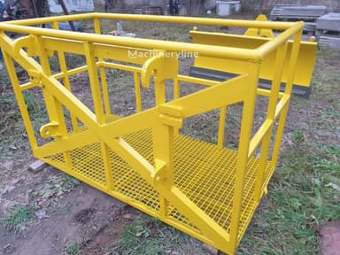 Plataforma de trabajo JCB con capacidad de 1000 kg, año 2007