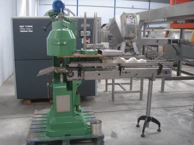 Máquina tapadora COMACO AG160 en España