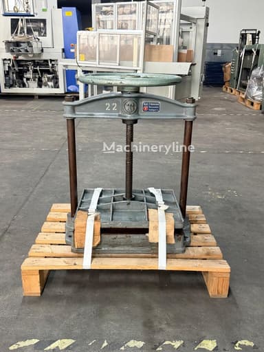 Máquina industrial de troquelado de papel Karl Tränklein en Wentorf