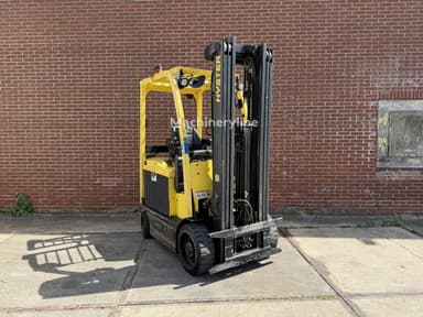 Montacargas eléctrico Hyster E2.5XN MWB de 2014 con 17885 horas
