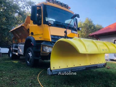 Mercedes-Benz Arocs 1824 camión esparcidor de arena con volquete y tres esparcid