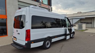 Mercedes-Benz Sprinter 420 matkustajaminibussi vuodelta 2026