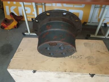 Caja de cambios O&K MH6 con cardillas y ejes para excavadora