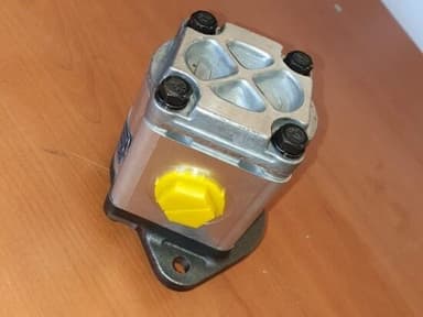 Hydraulipumppu JCB 1CX, 2CX, 3CX, 4CX -malleihin saatavilla