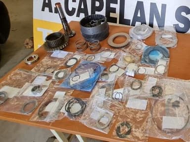 Varaosia Case 721 ja 821 vaihteistoihin saatavilla